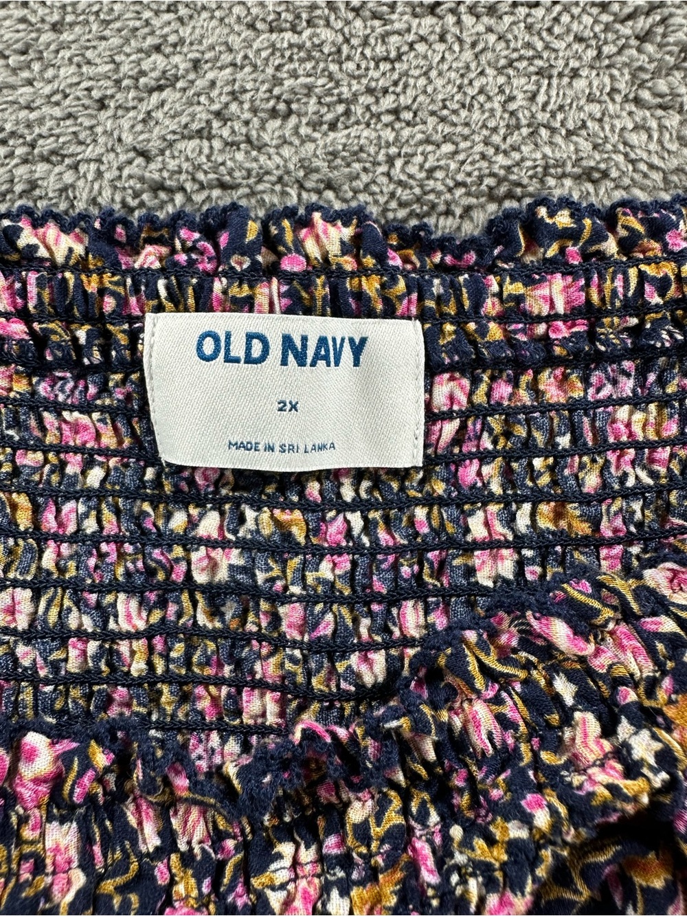 Old Navy Peasant Top Puff Sleeve Navy Floral Print - Picture 3 of 8